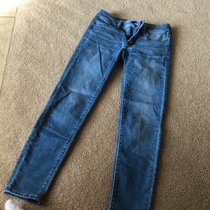 brand new American eagle short skinny jeans